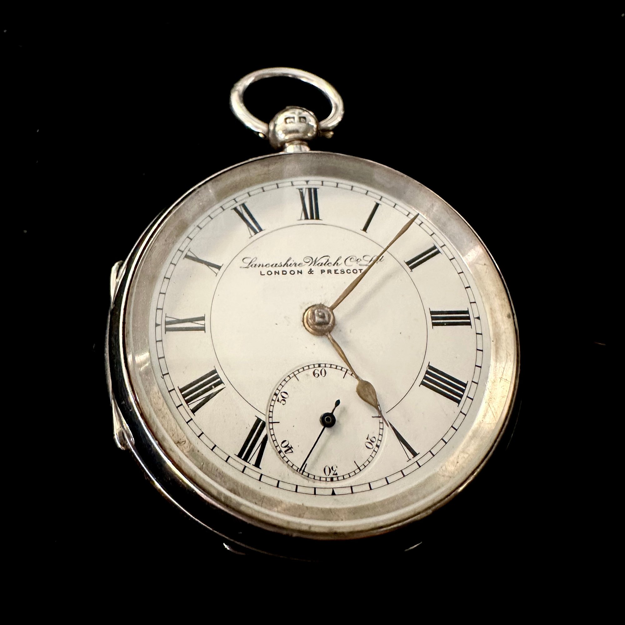 تصویر منبع؛ ساعت جیبی نقره Lancashire Watch Co ساخت بیرمنگام ۱۹۰۱