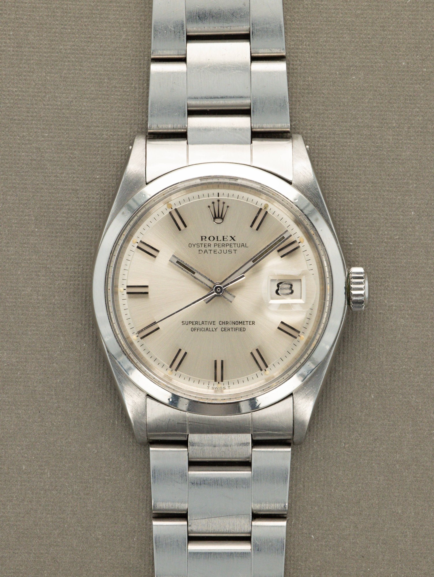 تصویر منبع؛ ساعت مچی وینتیج Rolex Datejust رفرنس 1600 با صفحه Wide Boy نقرهای
