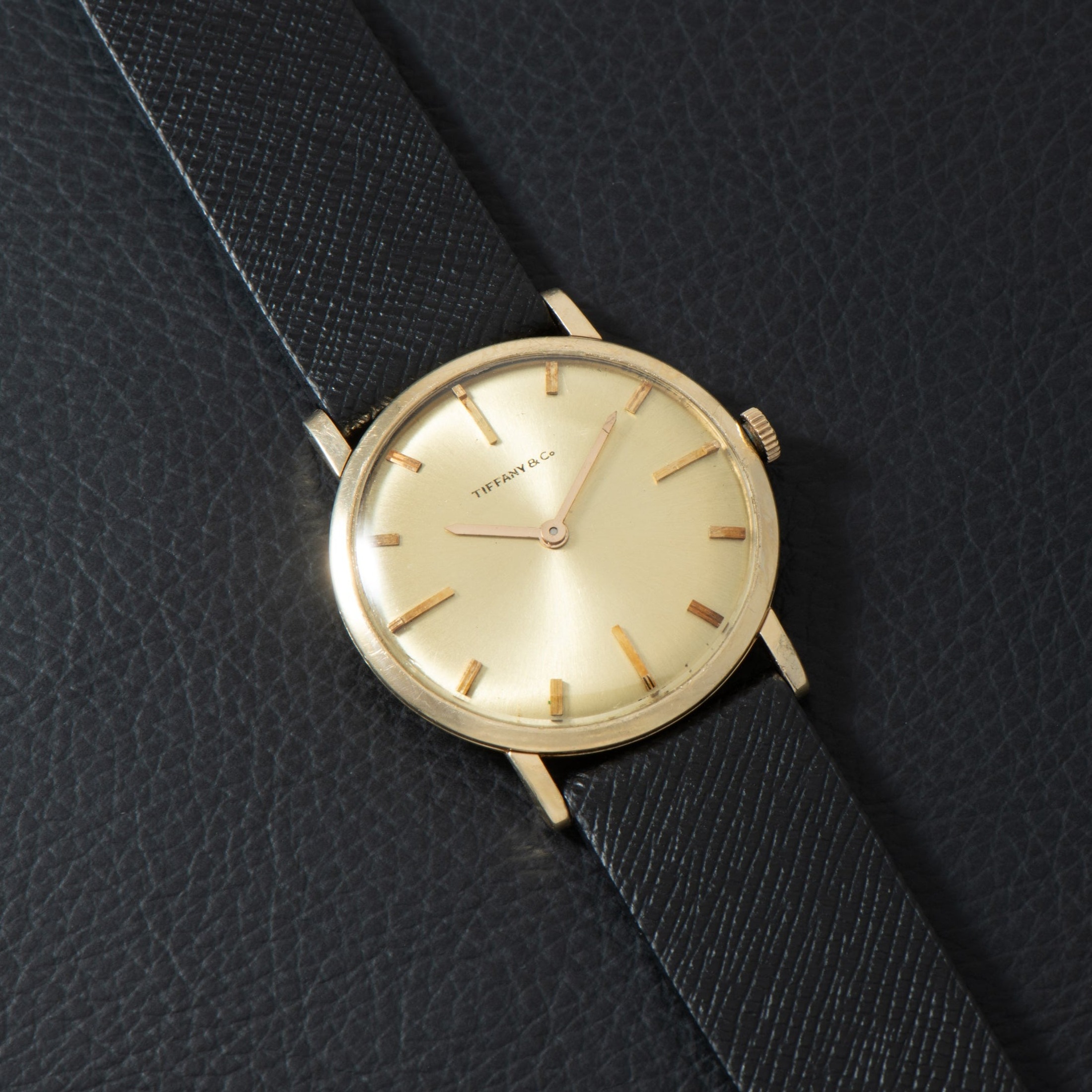 تصویر منبع؛ ساعت مچی Tiffany & Co. ساخت Universal Genève مدل Calatrava Ultra-Thin
