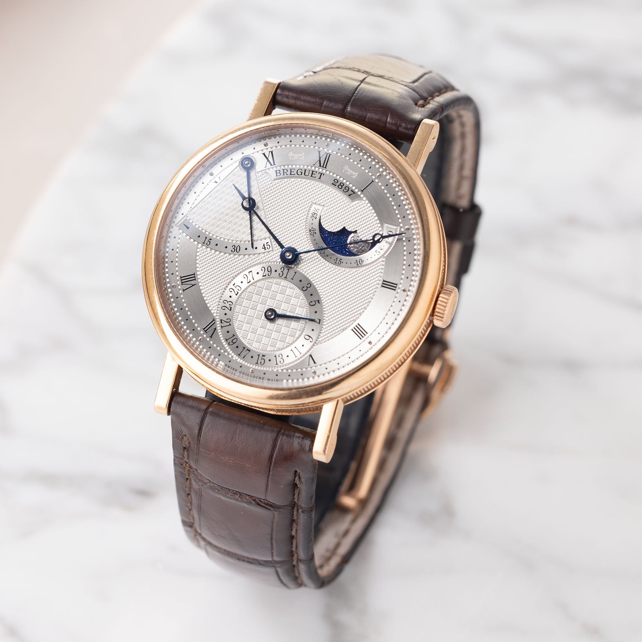ساعت مچی برگه Breguet Classique Phase de Lune طلای ۱۸ عیار رفرنس 7137 حدود ۲۰۲۰