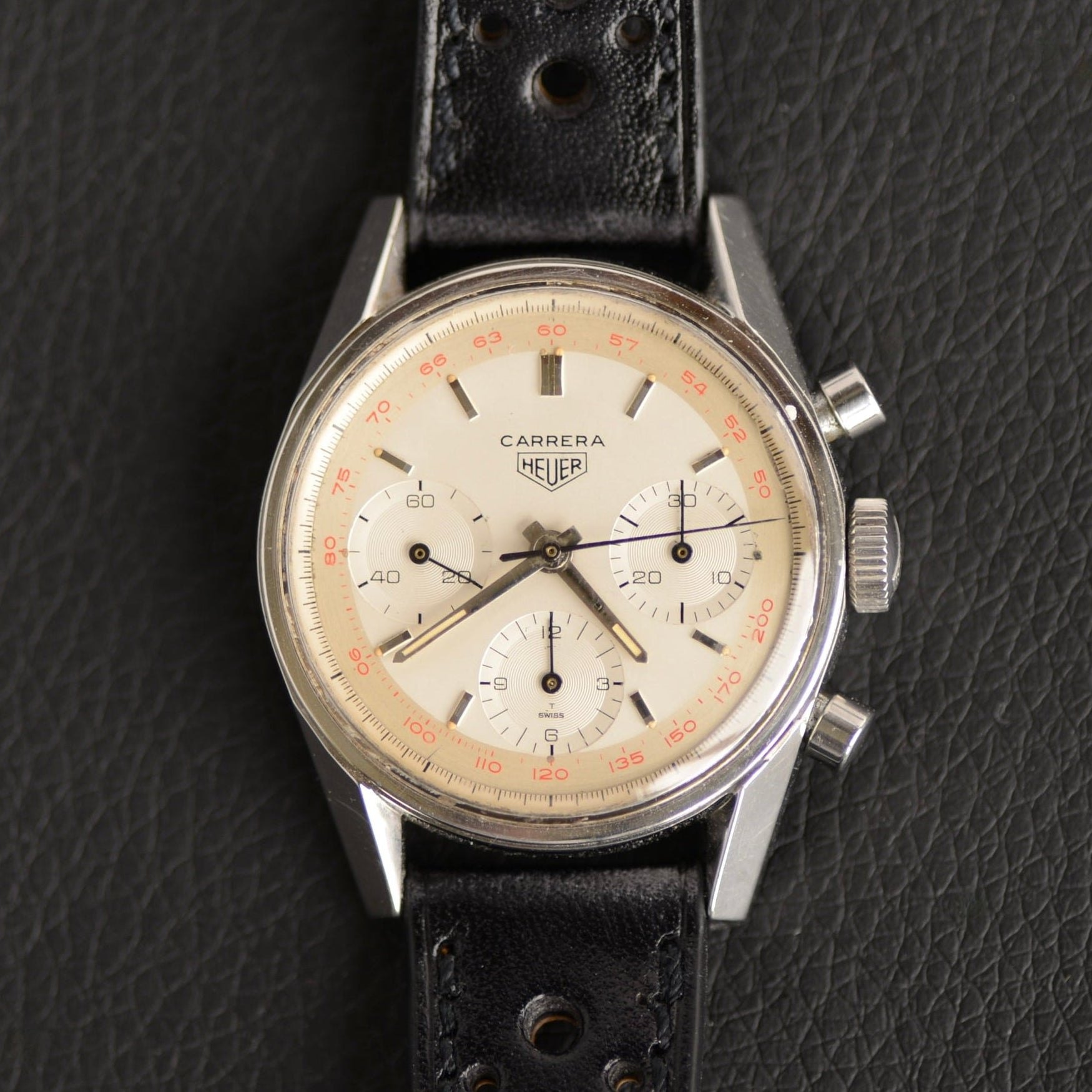 تصویر منبع؛ ساعت مچی کرنوگراف Heuer Carrera رفرنس 2447T با موتور Valjoux 72
