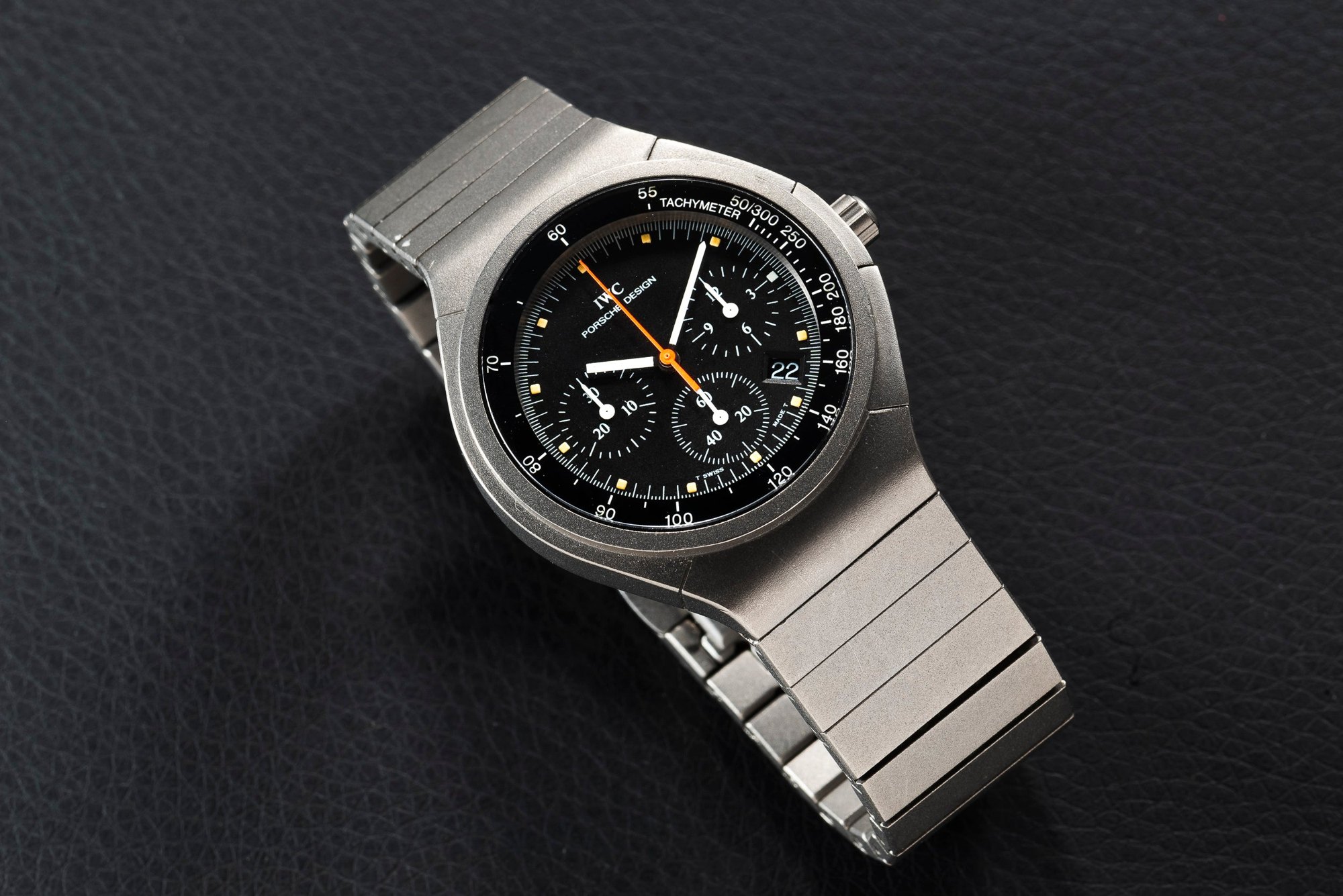 تصویر منبع؛ ساعت مچی IWC Porsche Design Chronograph با قاب تیتانیومی