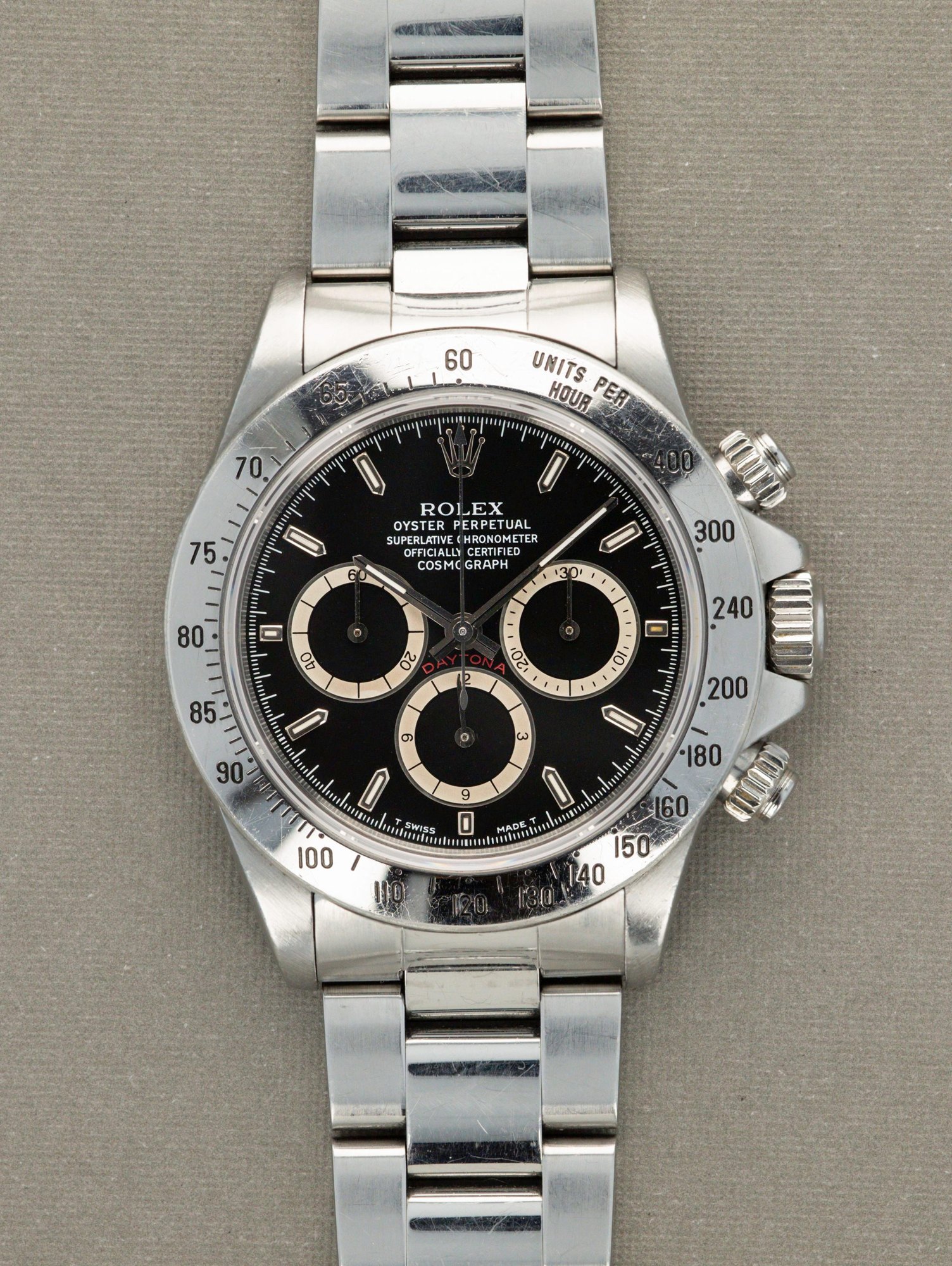 تصویر منبع؛ ساعت رولکس Rolex Daytona رفرنس 16520 با صفحه مشکی Inverted 6
